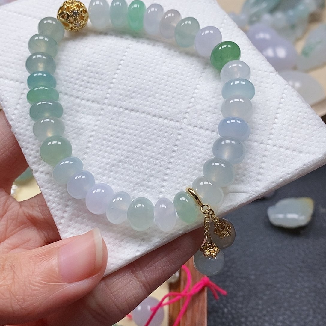 翡翠颈饰未镶嵌再**碗闪