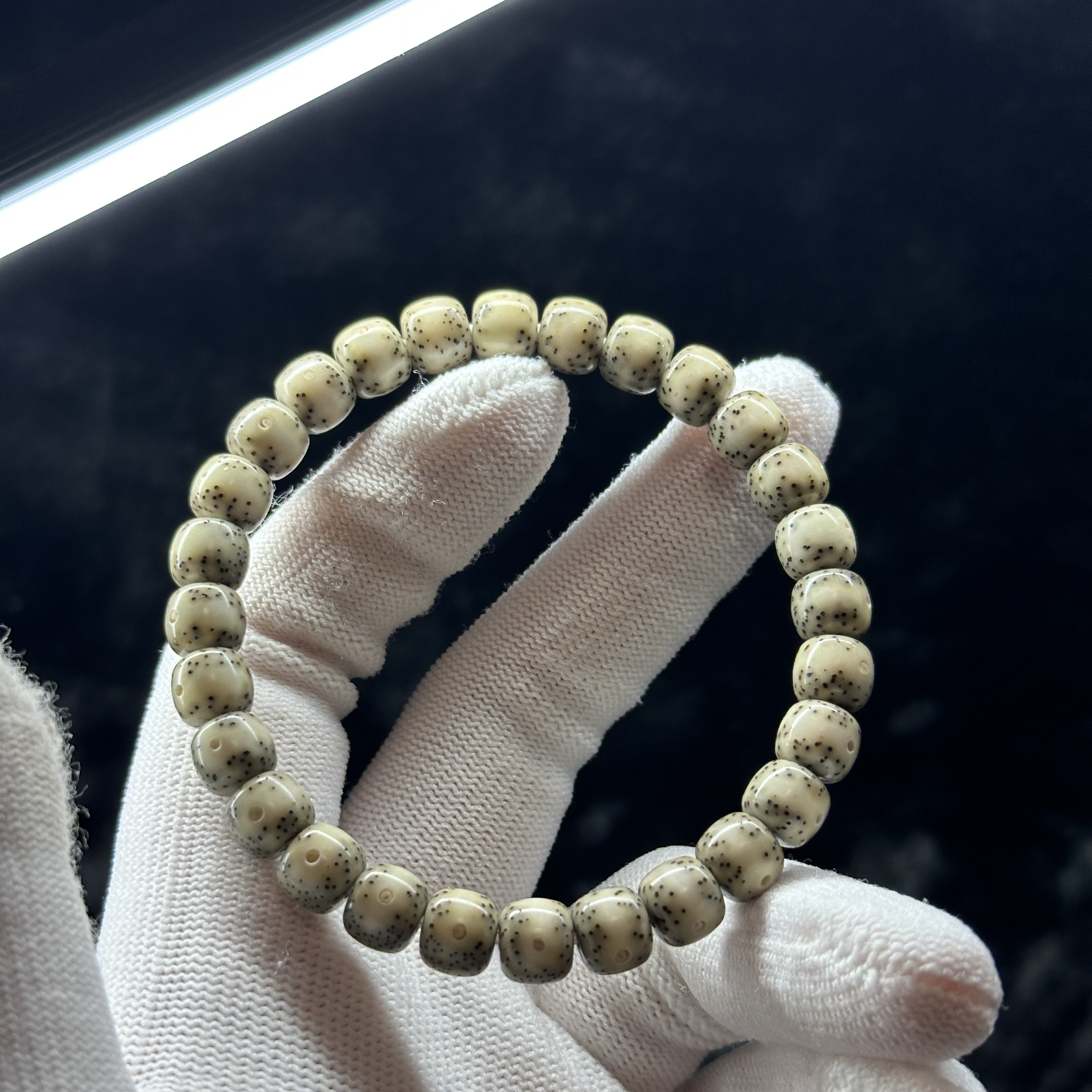 海南星月菩提原生态石玉料8×7通体留白正月