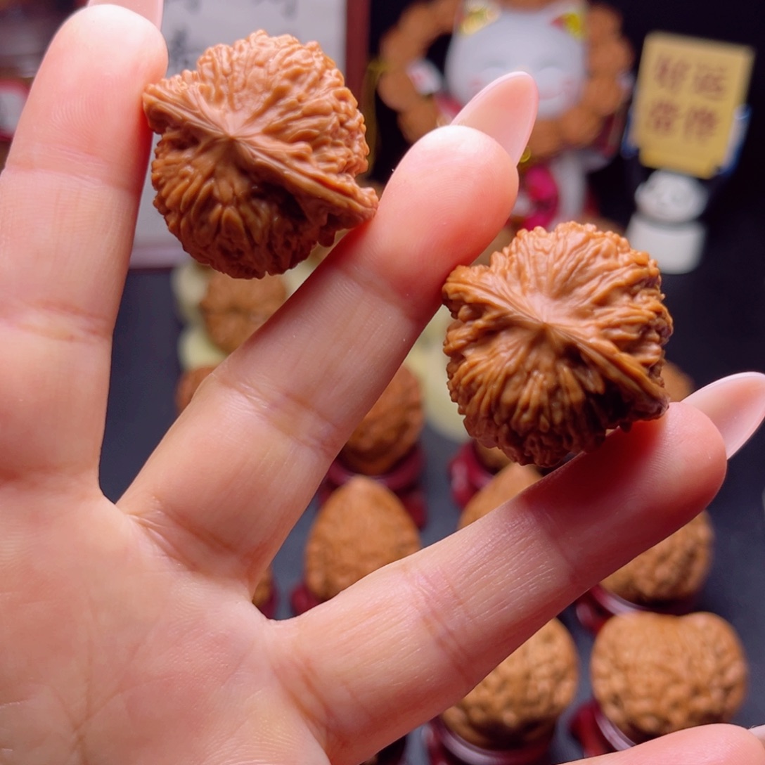 文玩核桃吊坠龙珠手捻小核桃