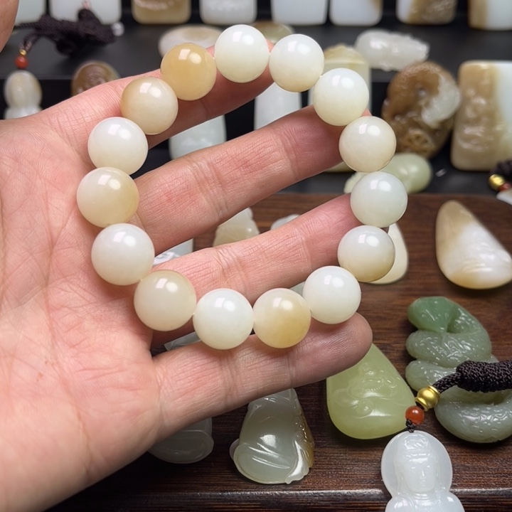 和田玉颈饰未镶嵌