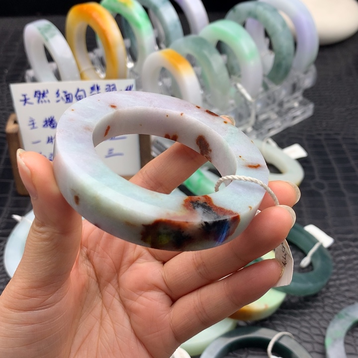 苹***9定制翡翠未镶嵌翡翠手镯