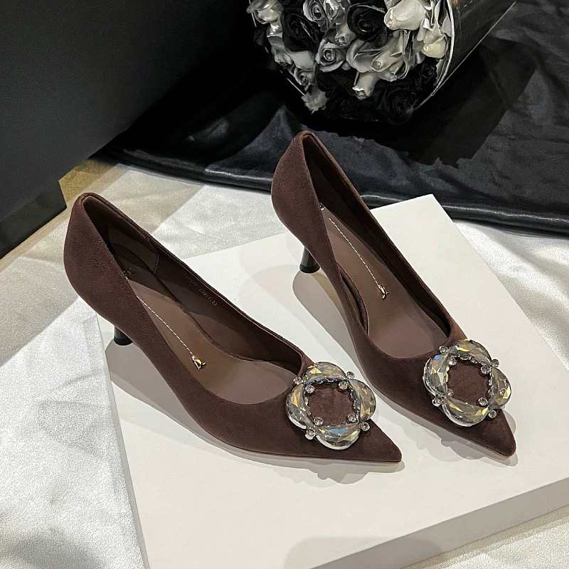 水钻方扣单鞋2025春秋尖头细跟鞋绒面浅口高跟鞋性感职业26E158