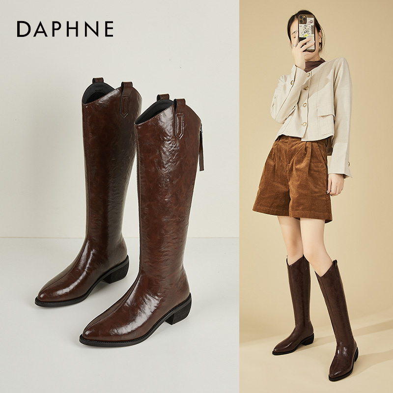 Daphne/达芙妮尖头瘦瘦靴女粗跟时装靴百搭时尚不过膝长靴骑士靴