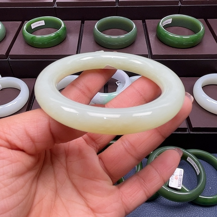 和田玉未镶嵌手镯5758