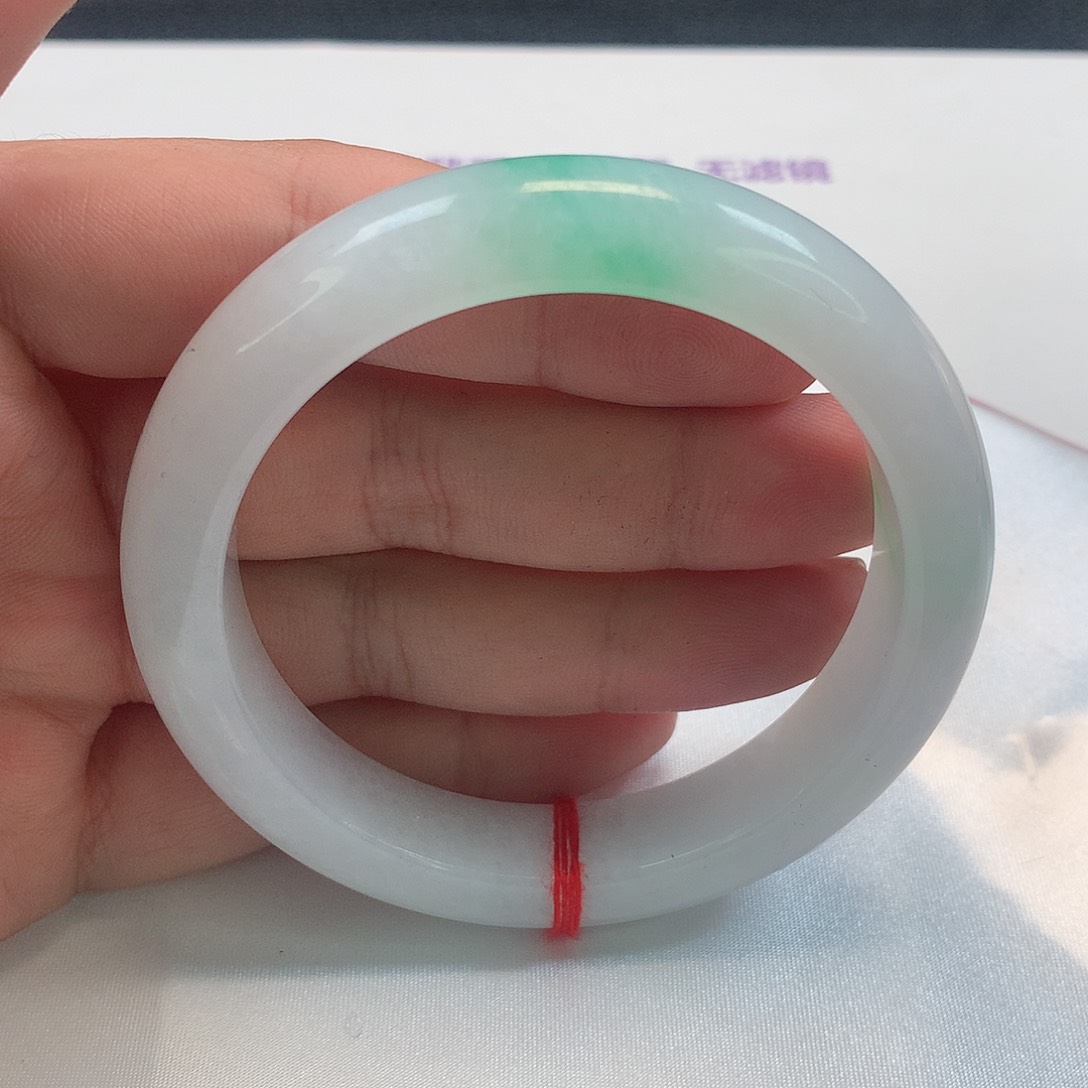 翡翠手镯未镶嵌60-61圈。314号