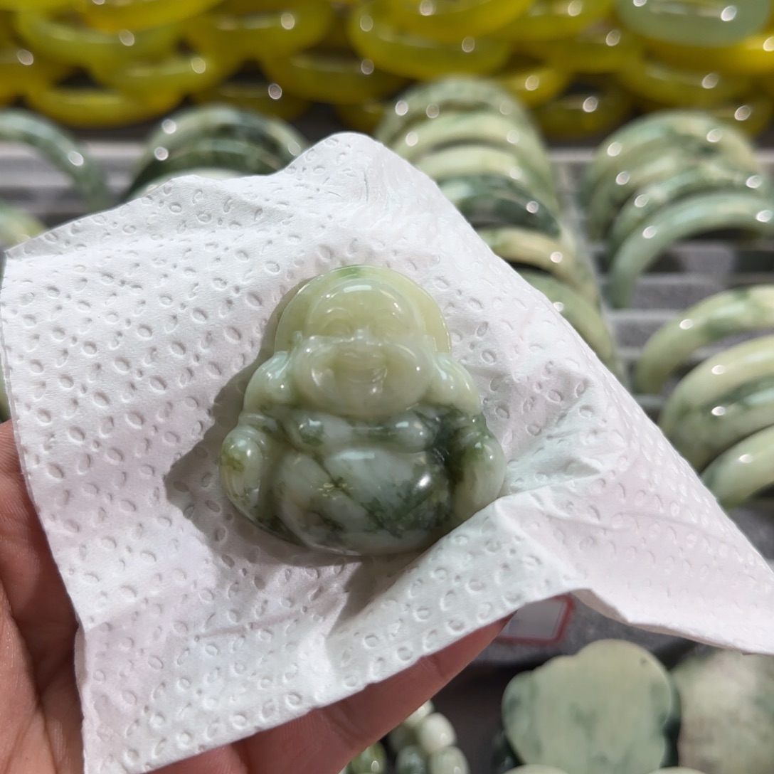 太****透闪石-蛇纹石玉未镶嵌颈饰