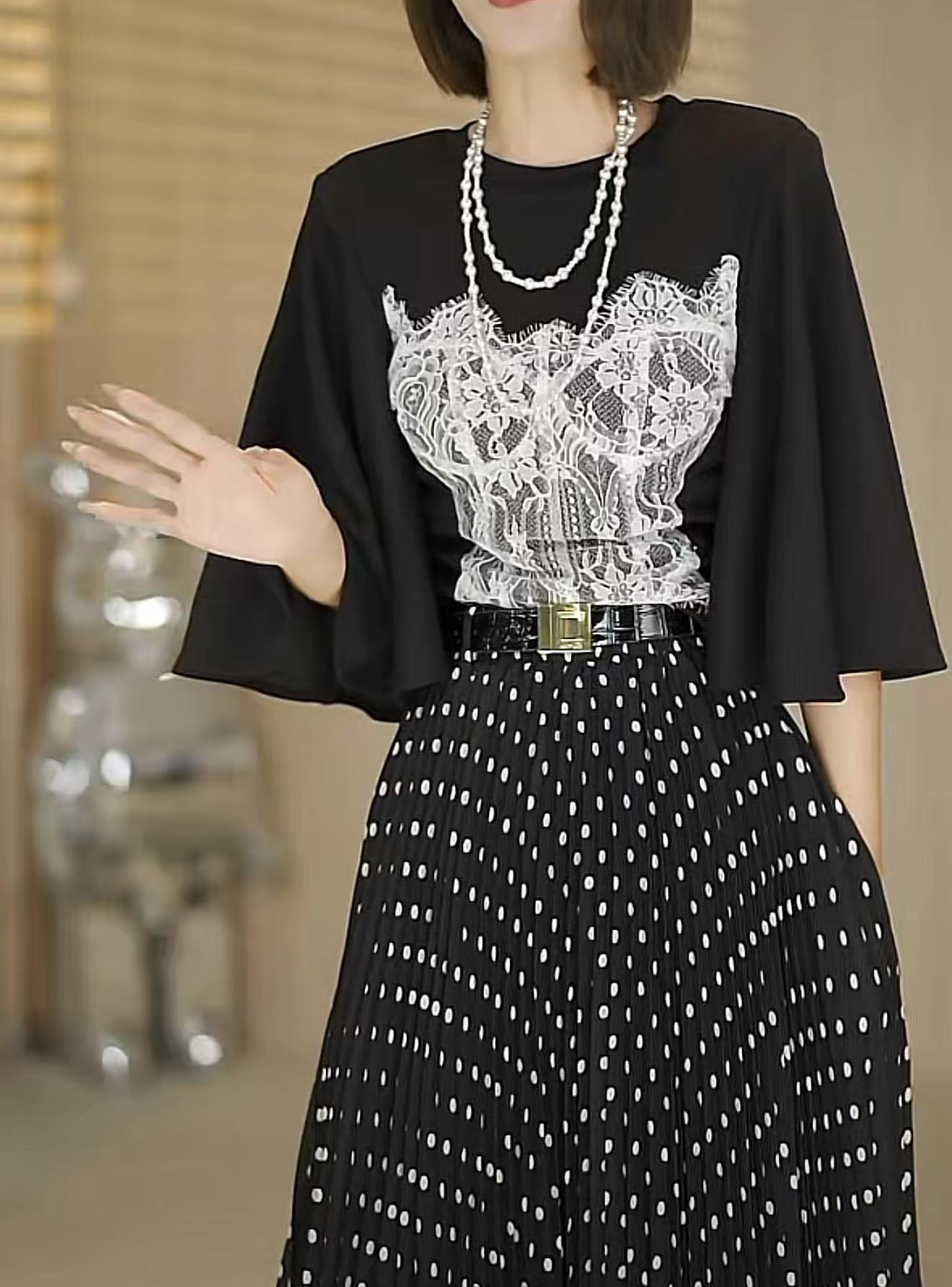 2025夏季新款拼蕾丝短款上衣T25017