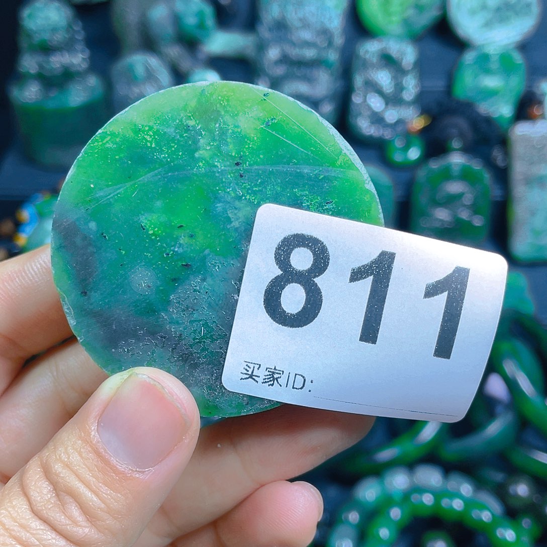 和田玉（碧玉）未镶嵌珠宝奇石