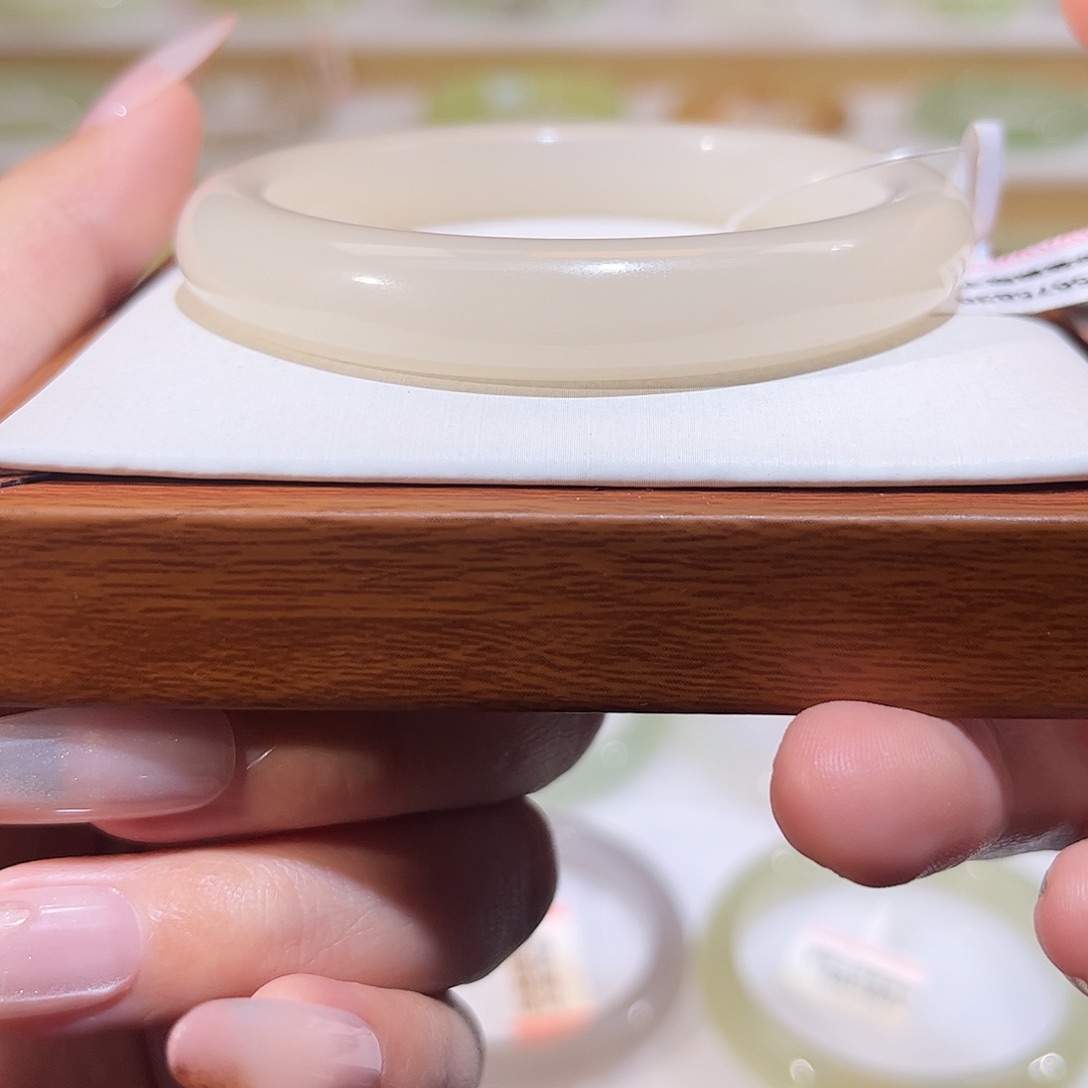 和田玉未镶嵌手镯冰藕粉