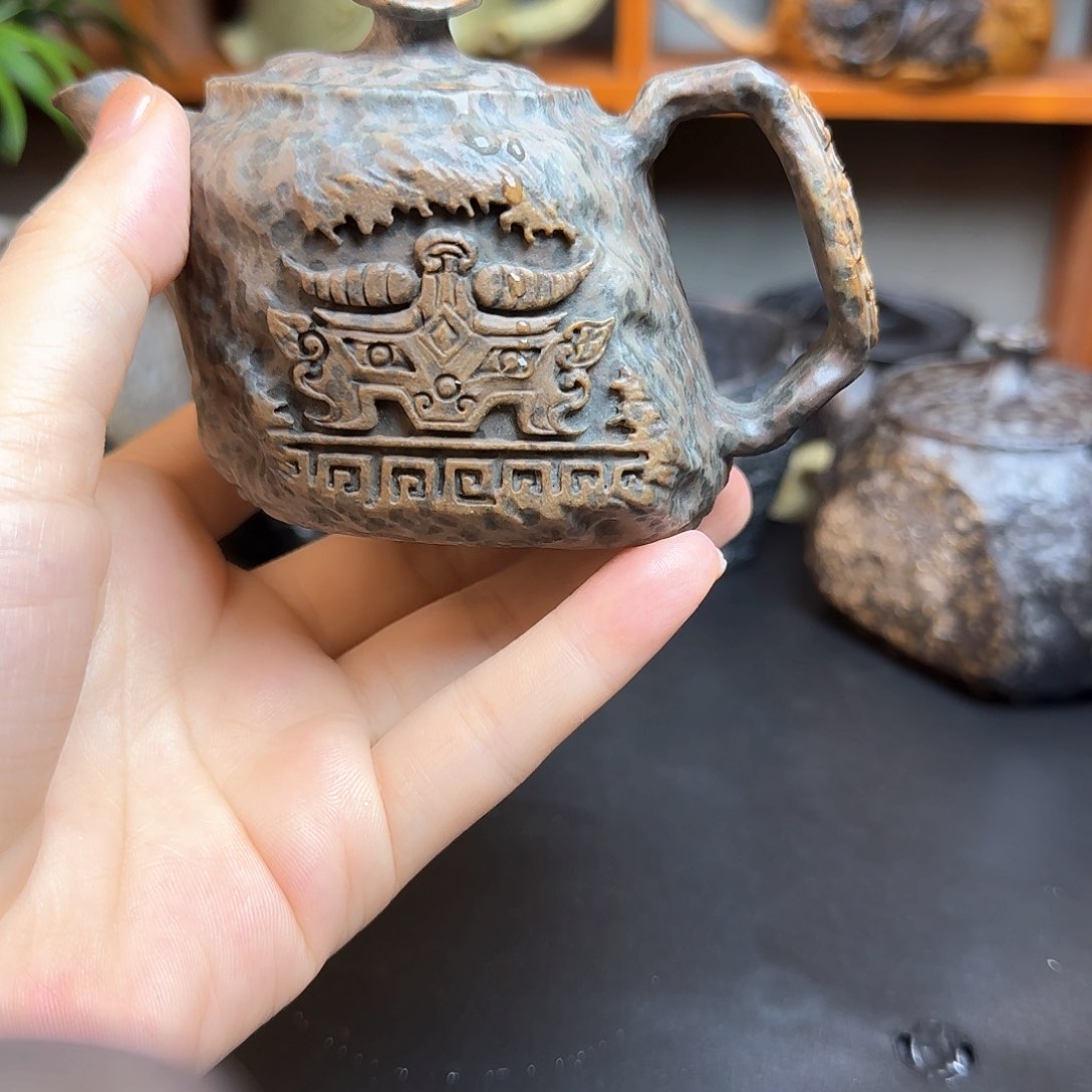紫砂茶壶霏**雨饕餮冰碛岩石壶