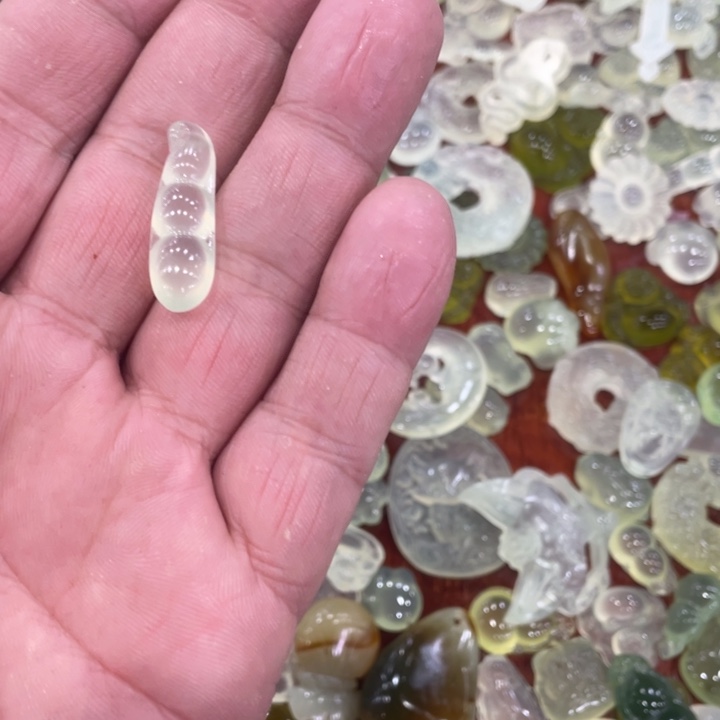 蛇纹石玉合金颈饰