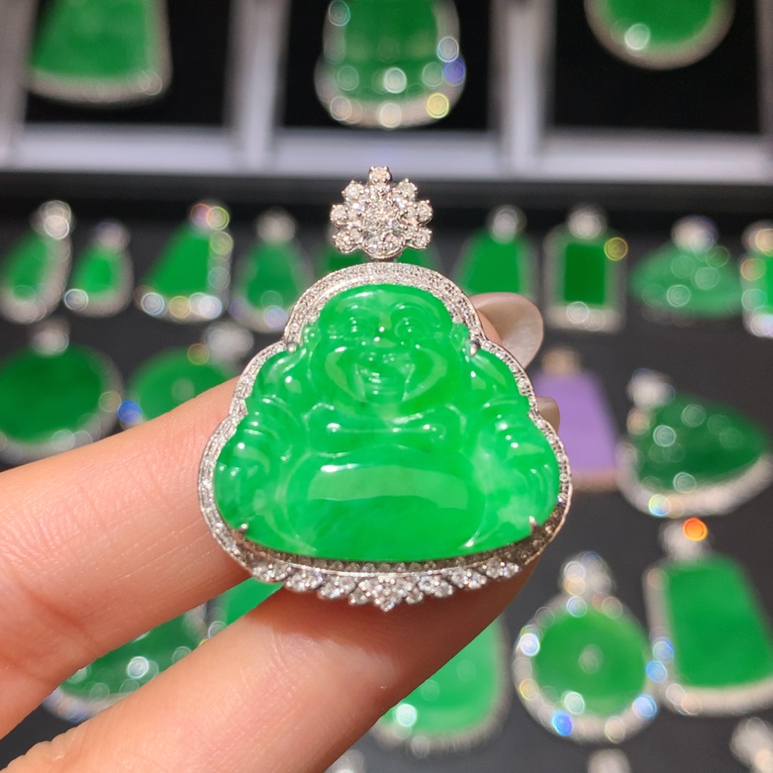 翡翠18K金镶嵌颈饰翡翠