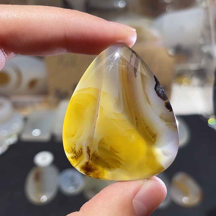 玛瑙/玉髓颈饰未镶嵌