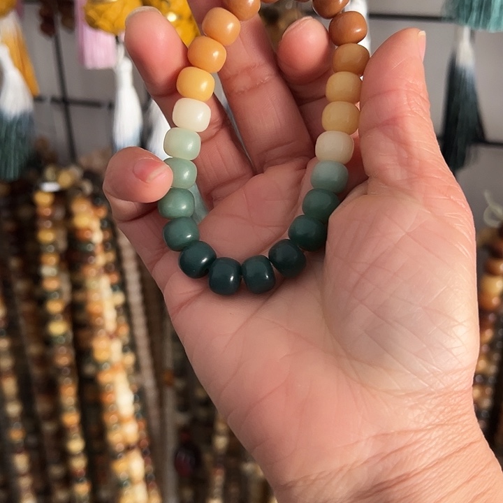 白玉菩提吊坠8×10