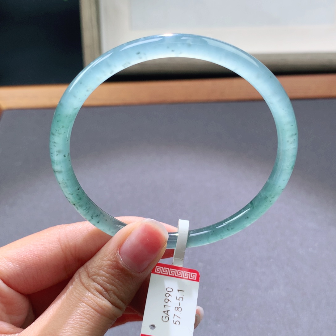 翡翠手镯未镶嵌天然翡翠手镯叮当镯