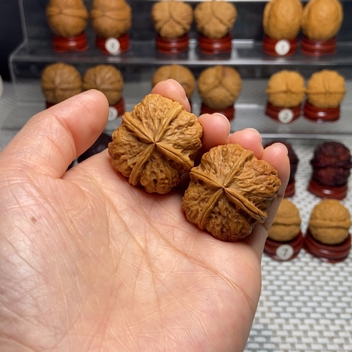 文玩核桃把件11小盘石四棱