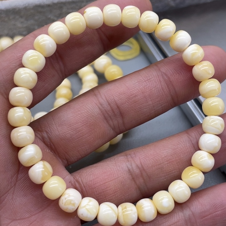 琥珀未镶嵌裸石手串