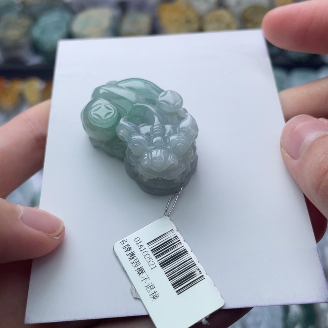 翡翠颈饰未镶嵌貔貅