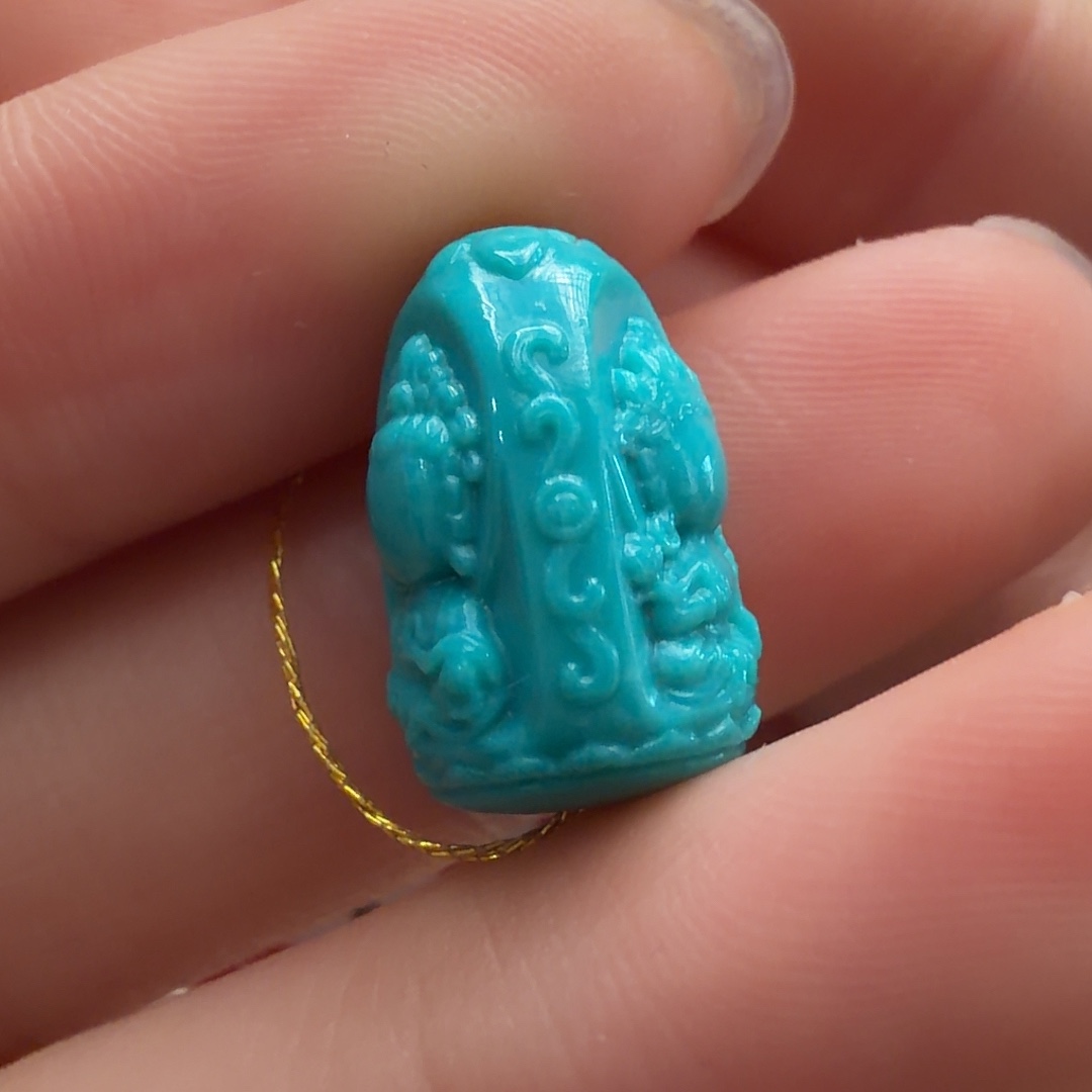 绿松石未镶嵌颈饰