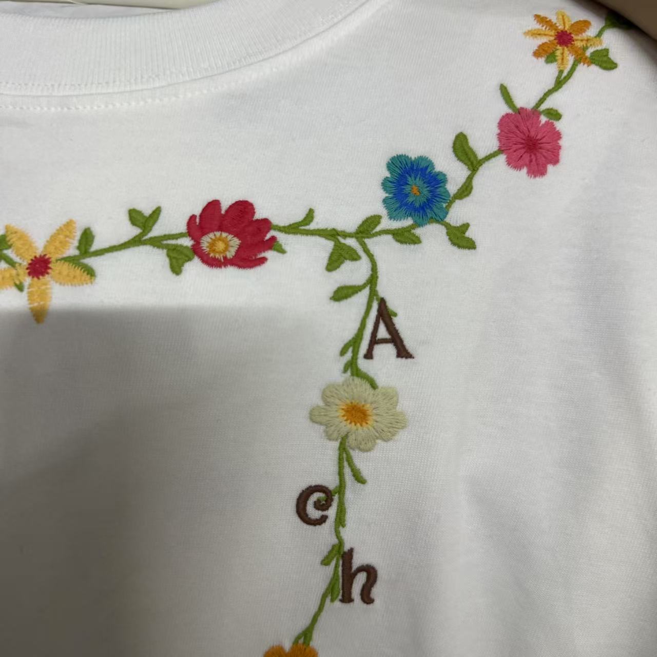 超好看刺绣链短袖闭眼拍捡漏