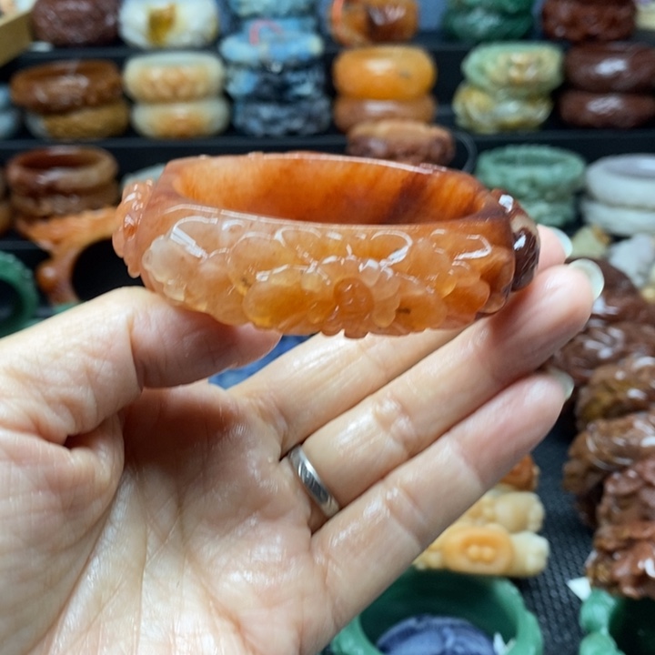 石英质玉手镯未镶嵌