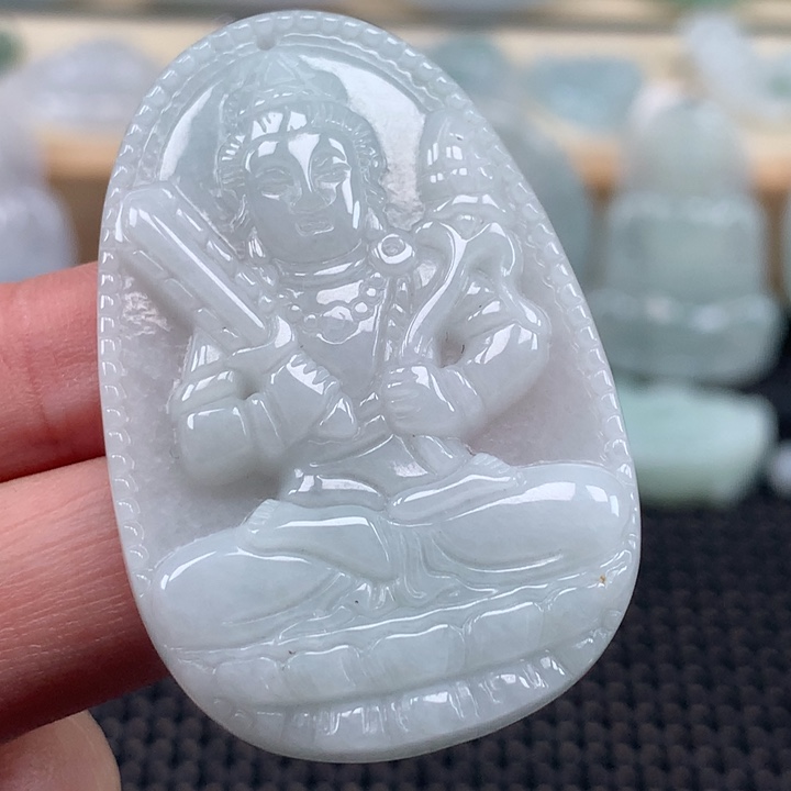 颈饰未镶嵌翡翠虚空藏