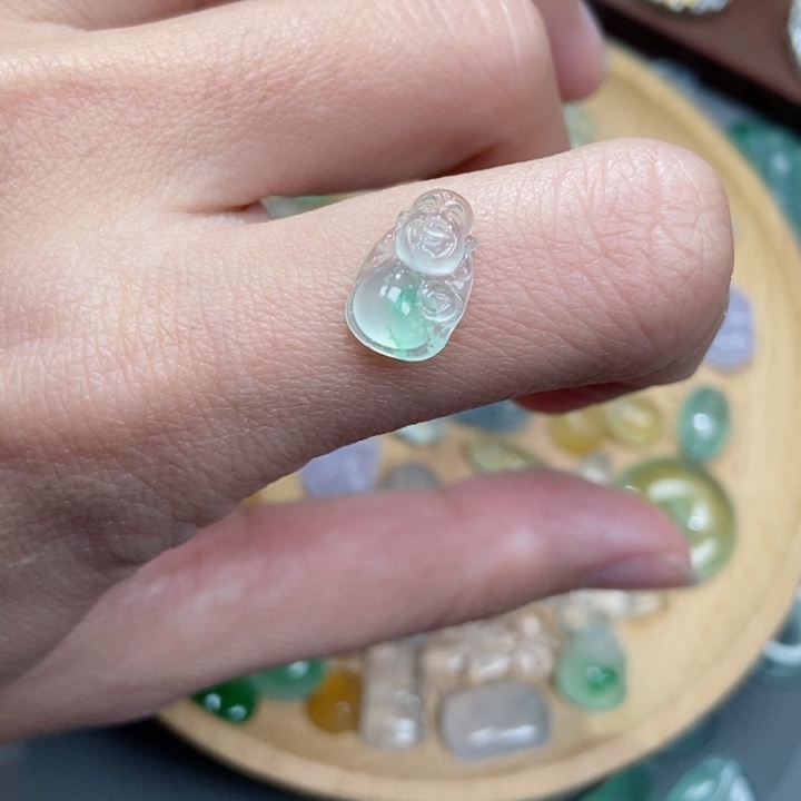 翡翠颈饰未镶嵌翡翠