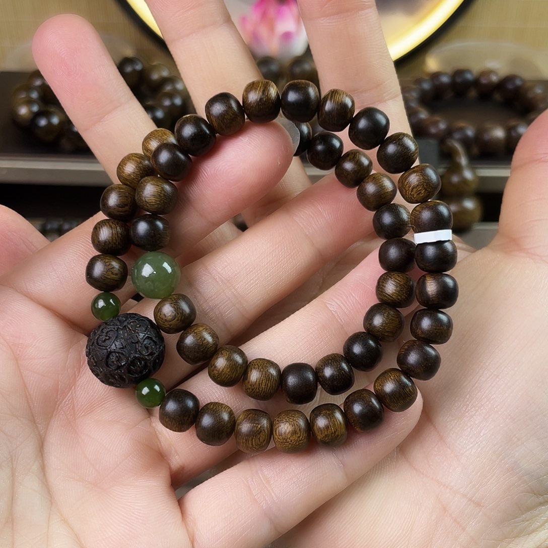 沉香手串富生红土玉化老料瘤疤0.8