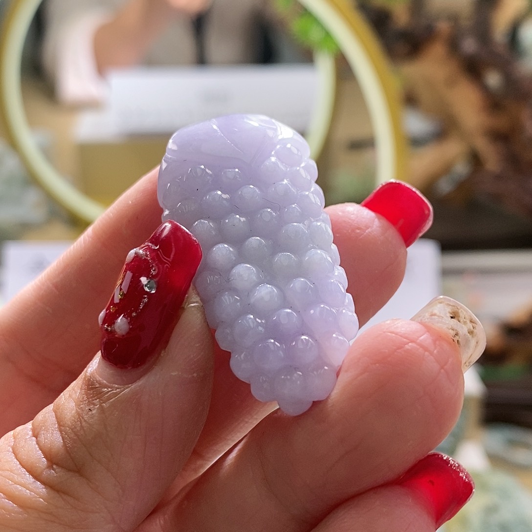 【闪购商品】翡翠颈饰未镶嵌葡萄