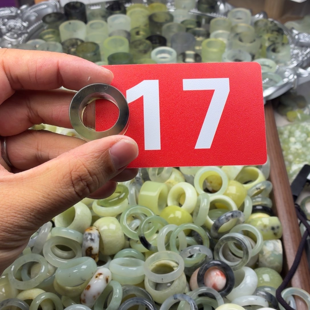 金****蛇纹石玉合金戒指