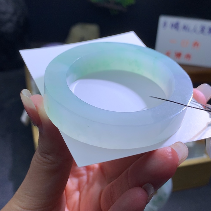 定制翡翠未镶嵌翡翠手镯