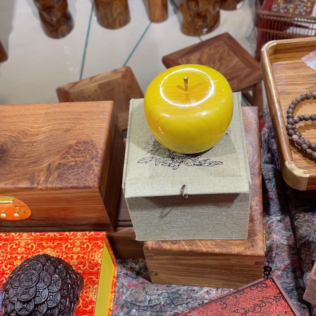 木28 。  苹果 。 88888888 。