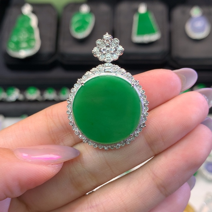 翡翠吊坠(不含链)18K金镶嵌