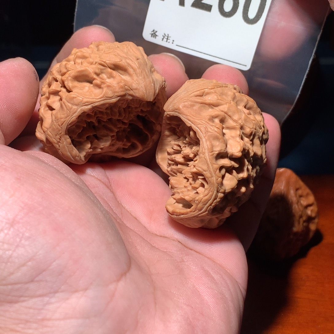 文玩核桃吊坠蛇头 260