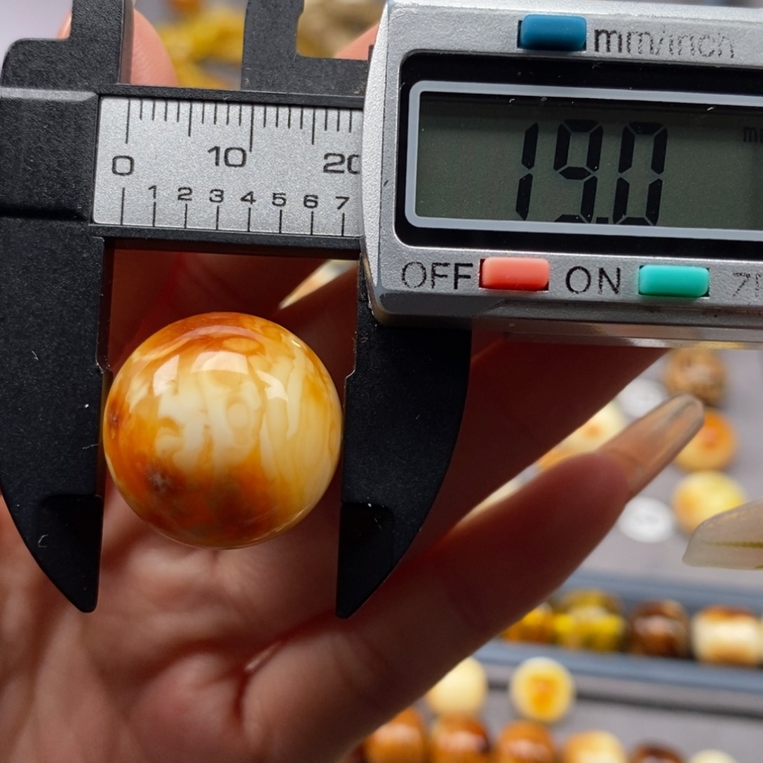 蜜蜡珠宝奇石未镶嵌