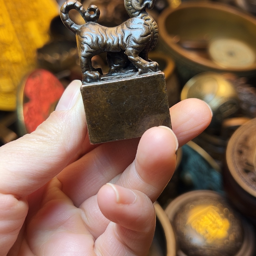 精美铜器工艺品等