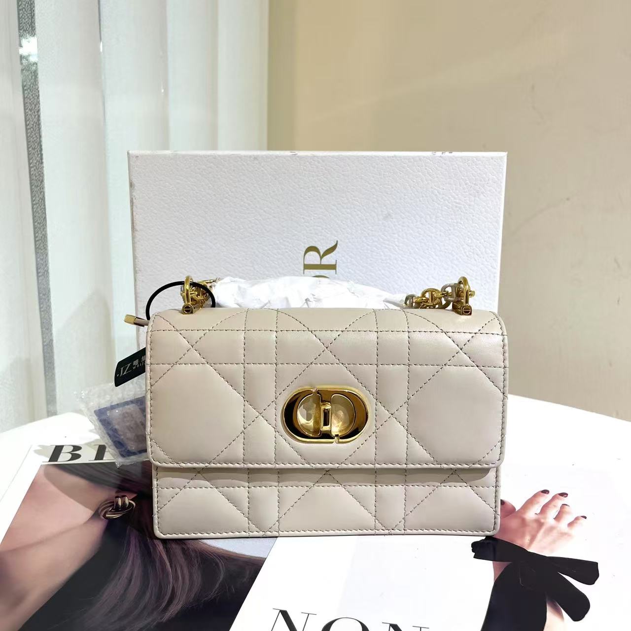 99新 DIOR/迪奥 Dior miss caro奶茶色链条包/甄选