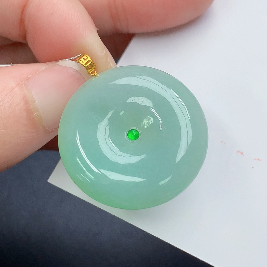 颈饰18K金镶嵌翡翠