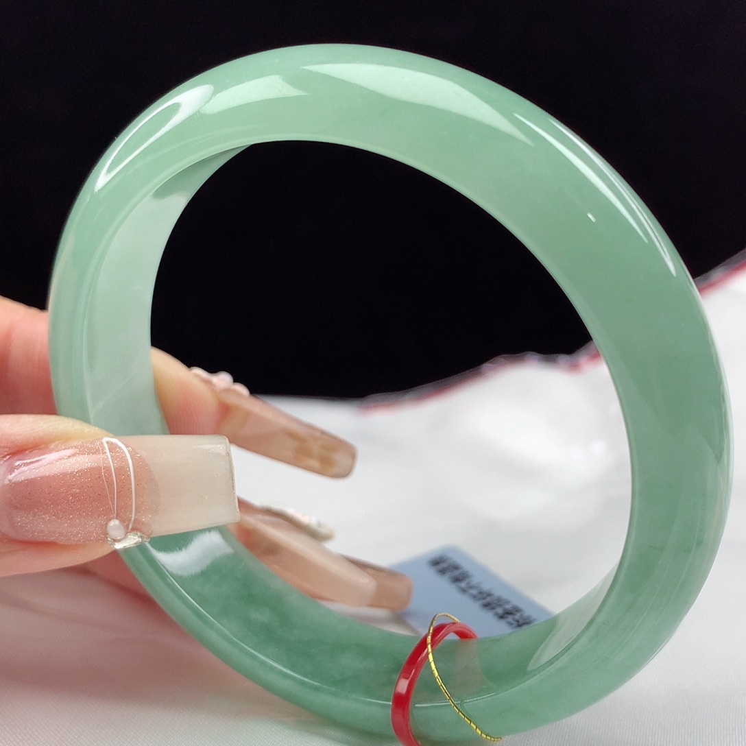 翡翠手镯未镶嵌57圈4113