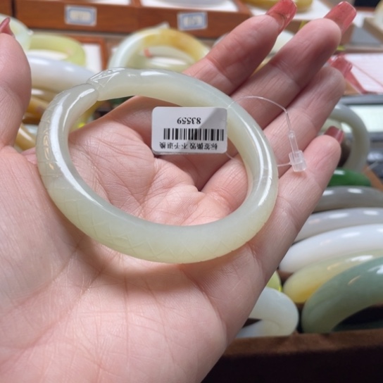 【闪购商品】和田玉手镯未镶嵌56.4
