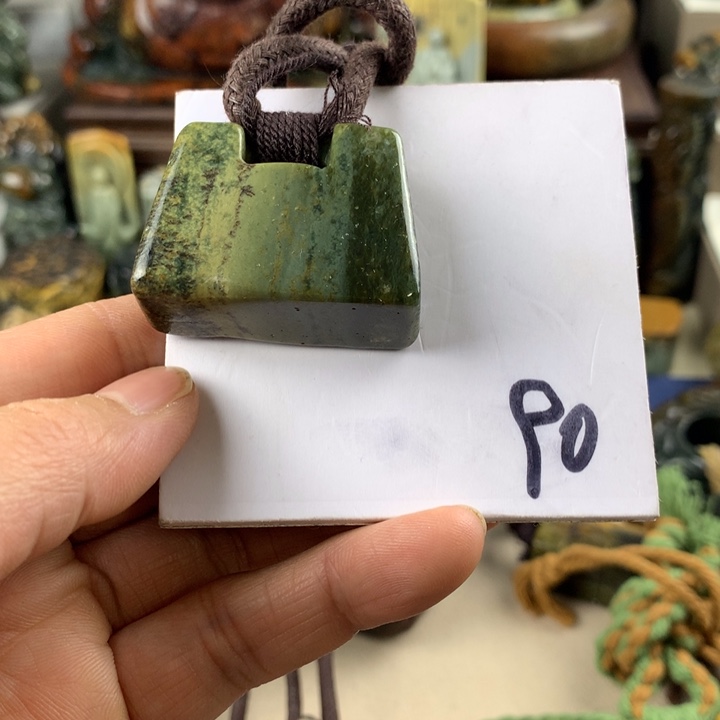 岫岩河磨玉（透闪石质玉）挂件未镶嵌乱*