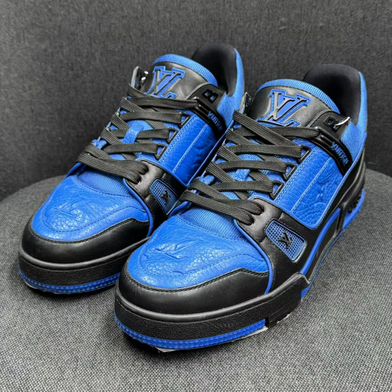 95新 LouisVuitton/路易威登 经典黑蓝恶魔之眼trainer奢鞋
