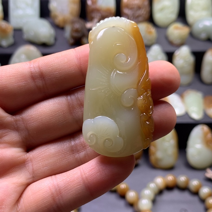 和田玉（糖玉）未镶嵌颈饰