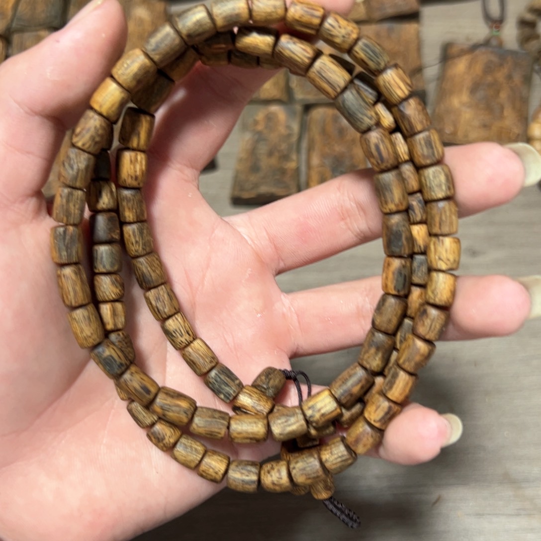 沉香木手串金莎叶桶珠多圈20.1克