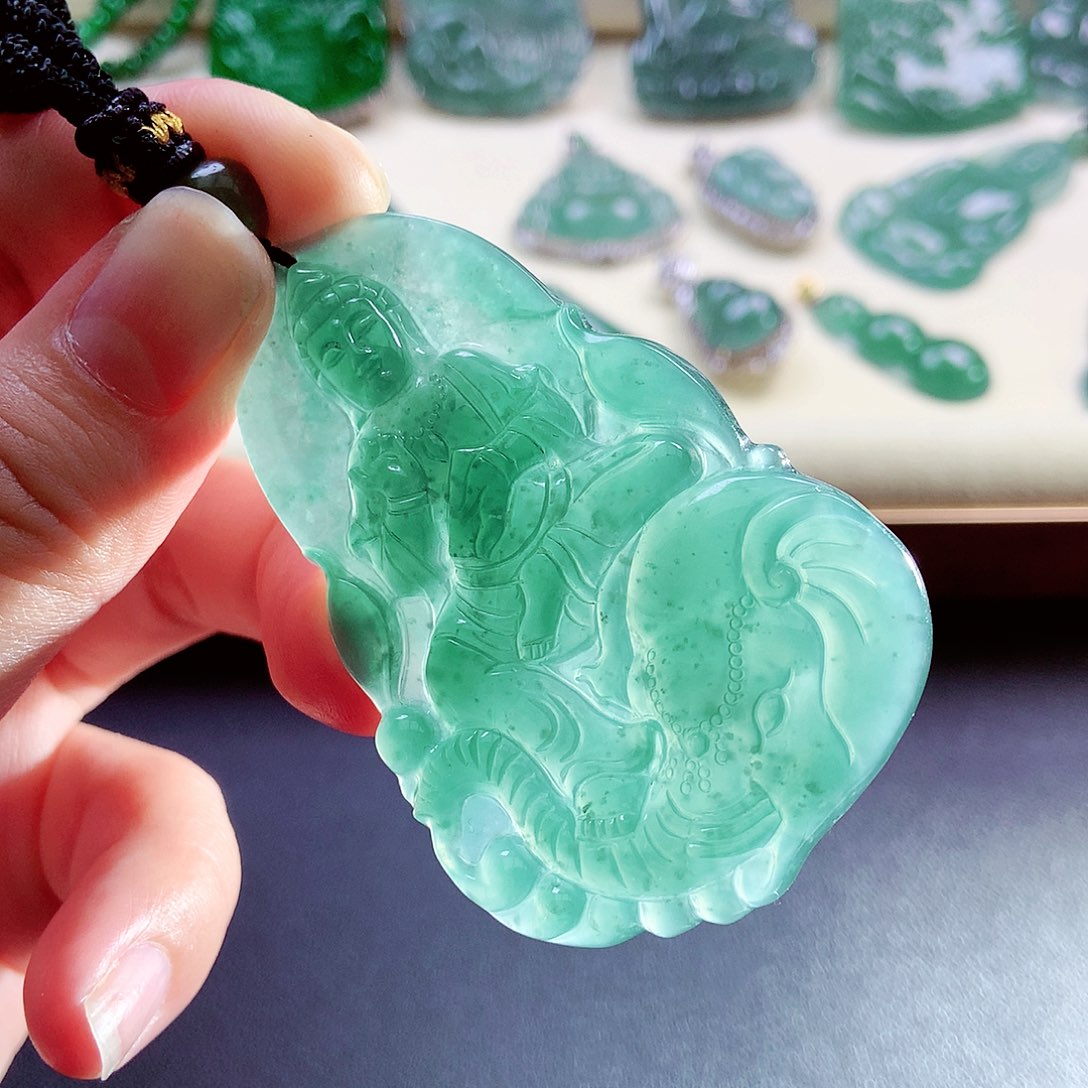 【闪购商品】翡翠颈饰未镶嵌天然