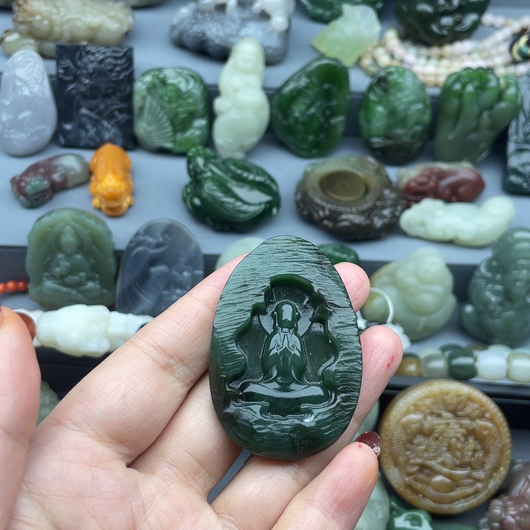 和田玉未镶嵌颈饰