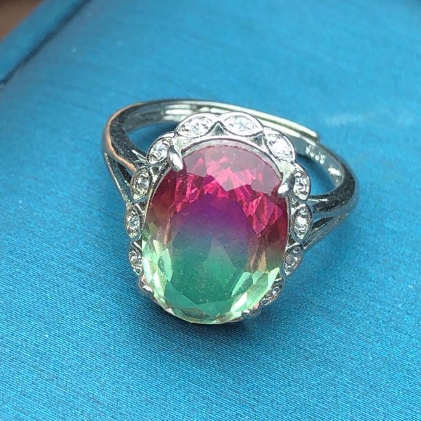 11164红绿西瓜碧戒指银色托6克拉4爪开口可调节精选