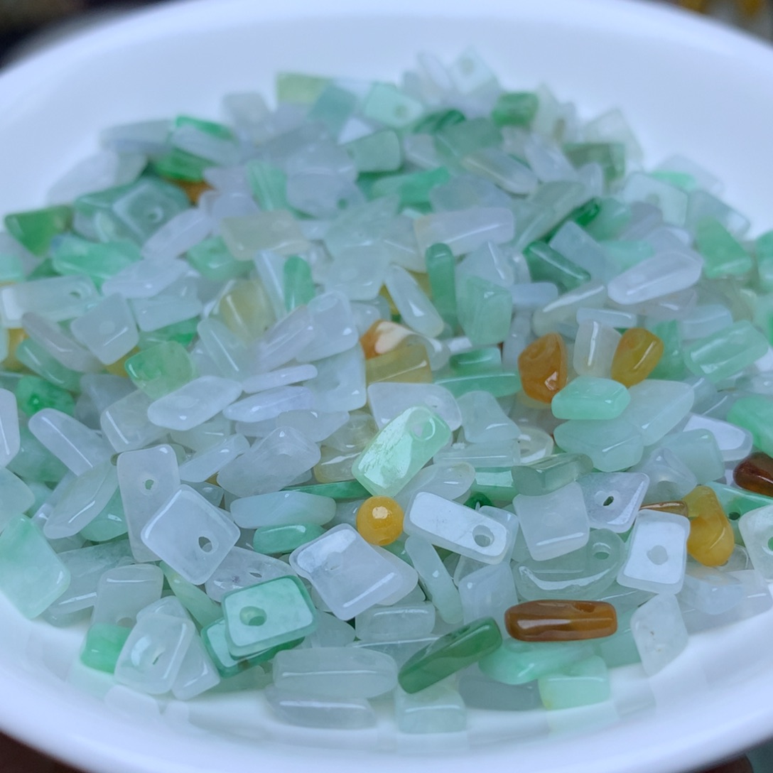 【闪购商品】翡翠手链未镶嵌冰三彩碎碎石50个