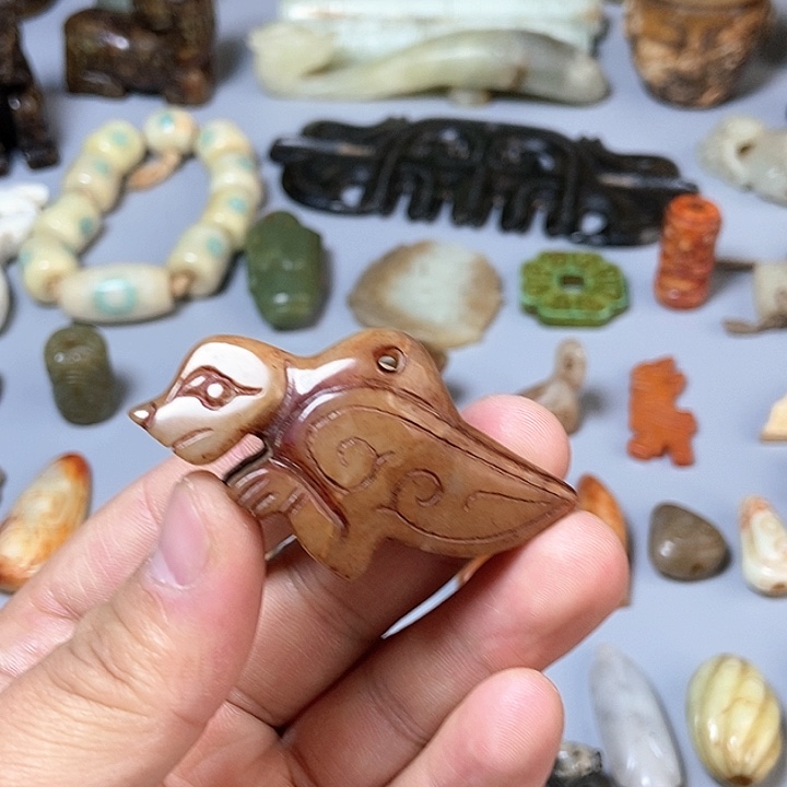 和田玉未镶嵌颈饰95