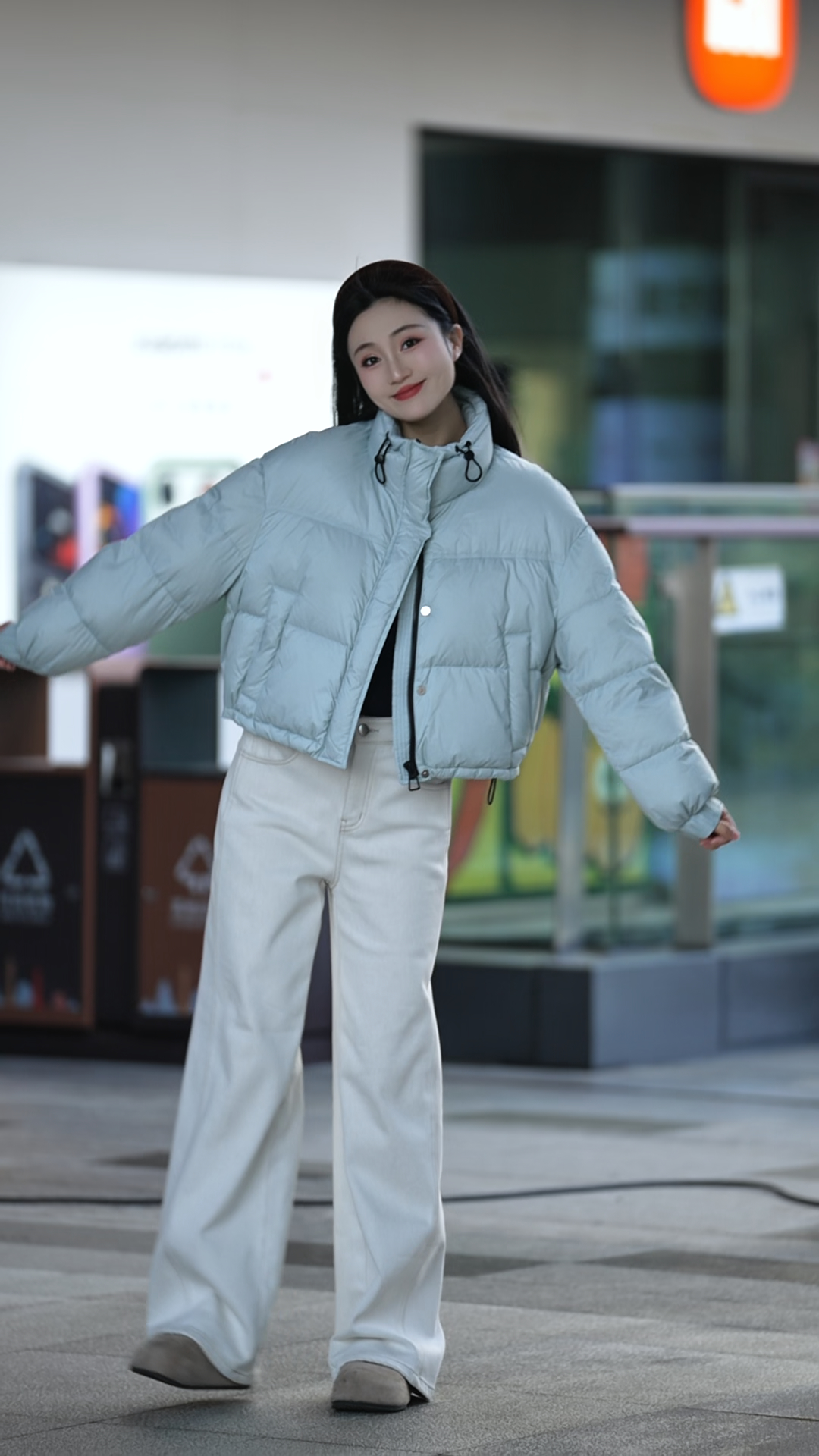 *冬季女士立领短款羽绒服13367